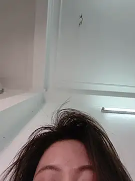 Nyni-xoxo live show